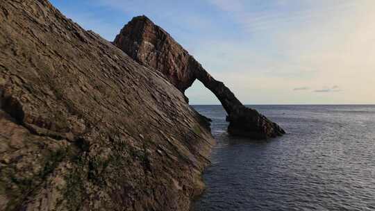 弓小提琴岩，波特克基，苏格兰，海