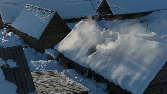 禾木村雪景炊烟