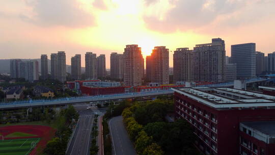 夕阳 上升 城市 晚霞 地铁 美景 天空 傍晚