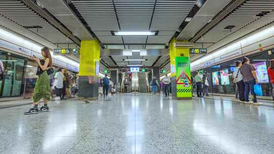 香港地铁上下电梯_候车月台日景固定延时