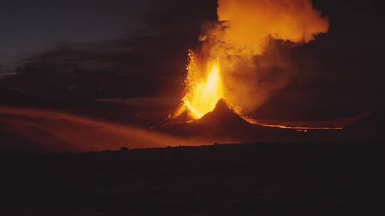冰岛火山喷发
