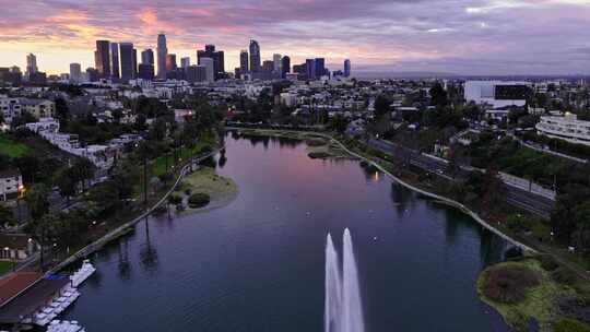 城市航拍加州洛杉矶市中心回声湖公园