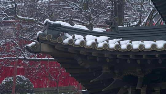 杭州径山寺中式古建筑寺庙雪景