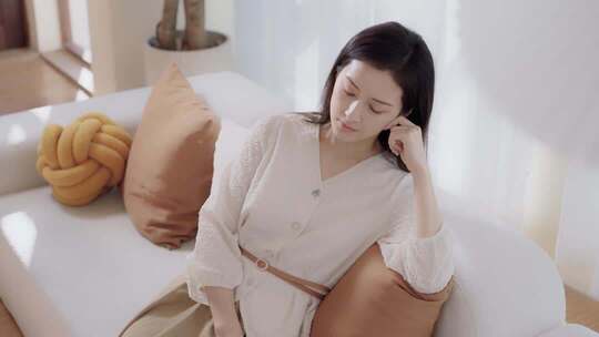 女性焦虑 气血不足 沙发静坐