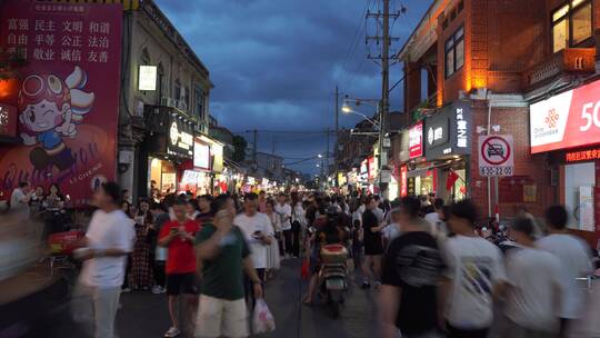 泉州西街步行街人行街道小吃街拥挤人群游客