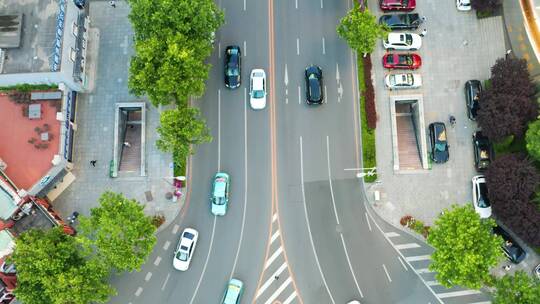 道路车流交通十字路口