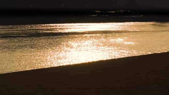 波光粼粼 河水 水