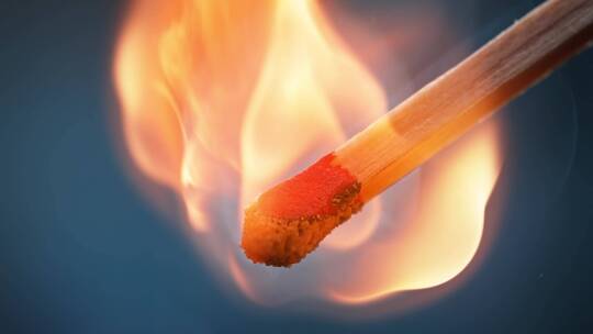 火柴燃烧微距特写