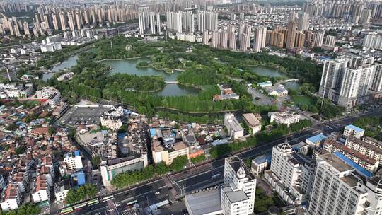 绿意葱葱的钵池山公园夏季江南园林风景