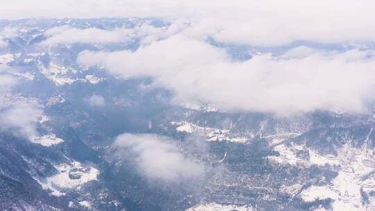 4k航拍恩施雪山雾凇峡谷风光