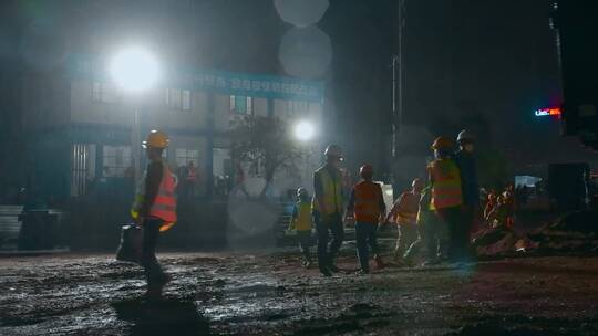 雨季夜晚工地视频方舱医院建设夜晚施工现场