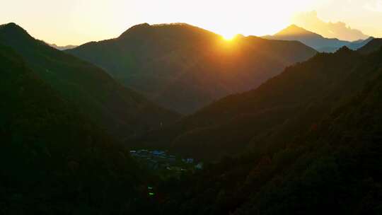 群山 秦岭落日