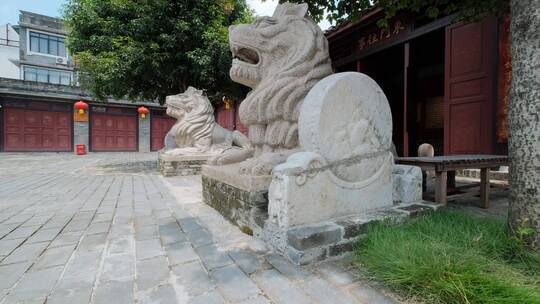 广西柳州东门城楼石狮子视频素材模板下载