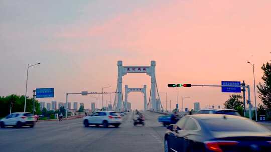 京杭运河之都济宁大桥
