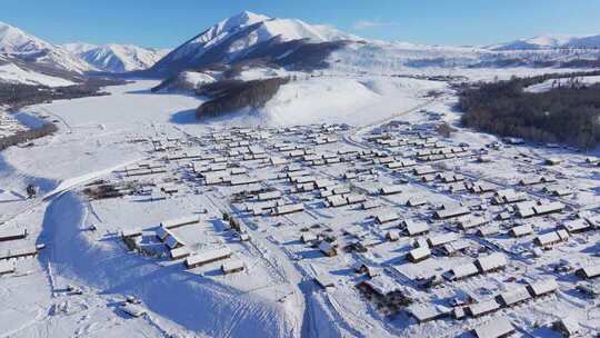新疆阿勒泰地区禾木村雪景航拍