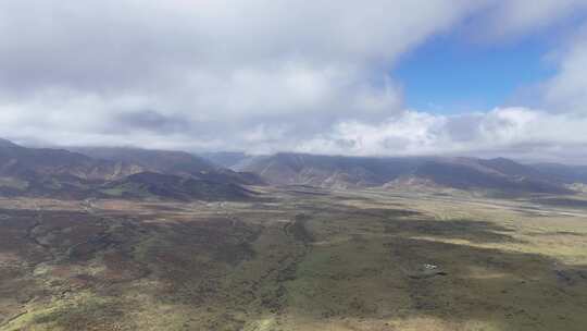 西北巍峨高山祁连山航拍