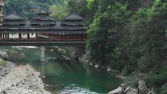 水上风雨桥风景