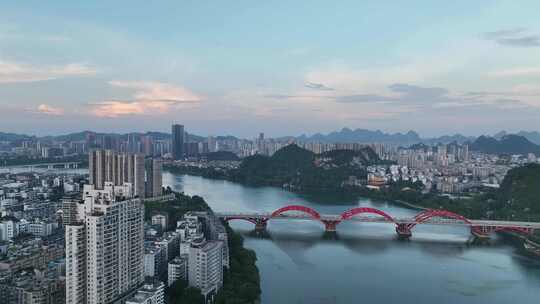 高空航拍柳州市城区柳江两岸风景红光大桥