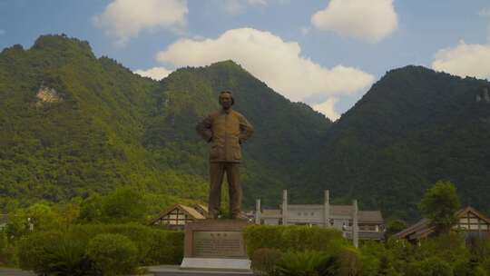 娄山关旅游景区贵州山峰旅游景区毛主席雕像