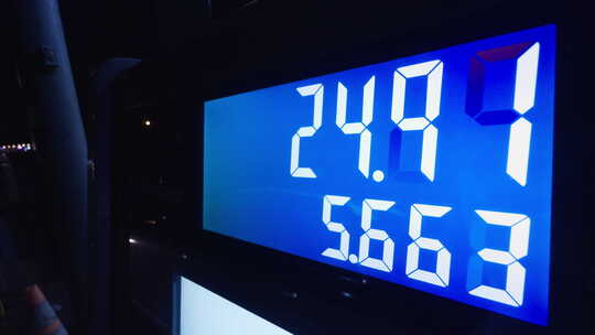 数字燃油泵显示屏夜间发光