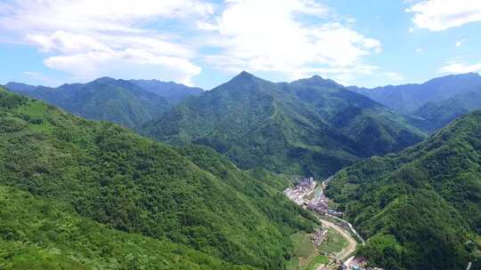 夏季秦岭山区航拍