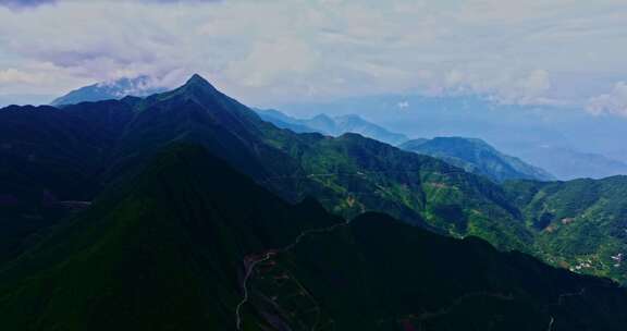 云南自然风光大山山上景观高山峡谷