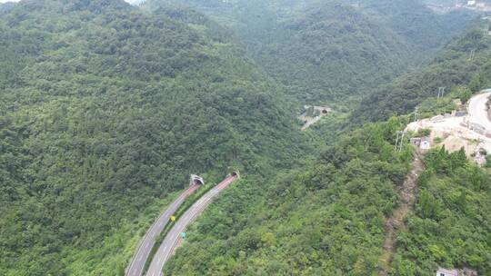 航拍湖北三峡高速公路交通