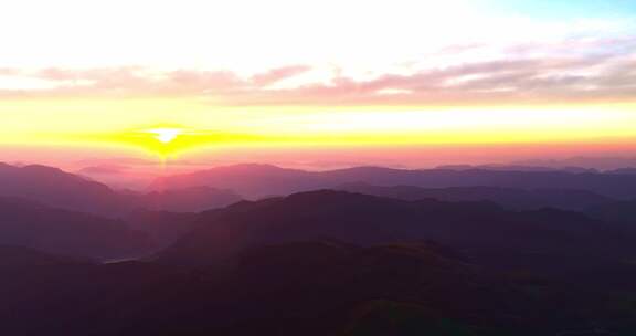 云南自然风光大山山上景观高山峡谷