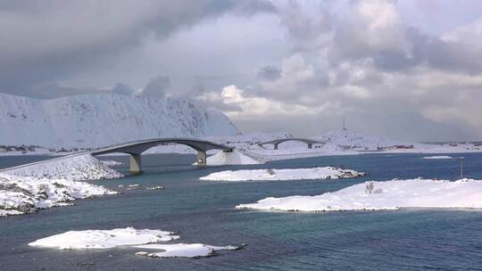 4K冬日风景雪景湖面云彩海面