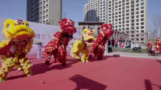 新年古镇舞狮子/舞狮子/习俗/节日视频素材模板下载