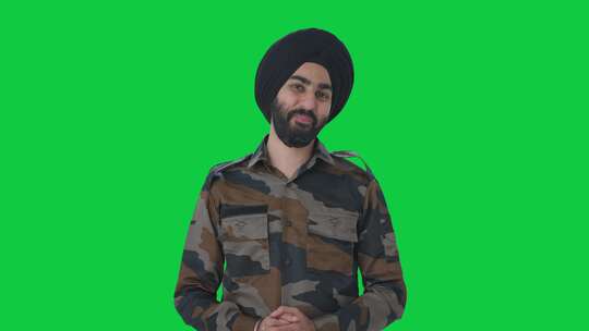 快乐的锡克教印度军人微笑绿屏