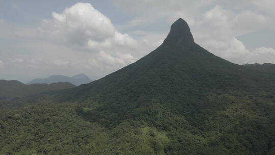 广西岑溪风光山海天龙顶