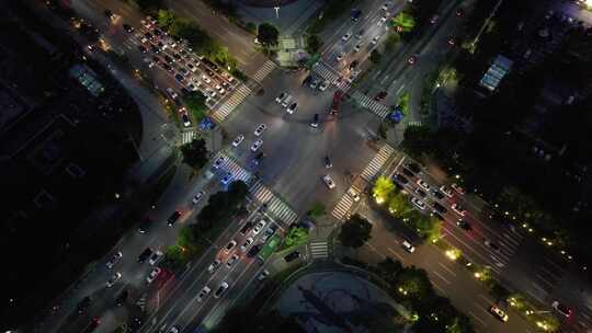 夜晚繁忙的道路交通航拍