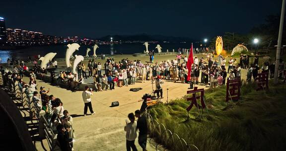 小麦岛夜景演唱游客