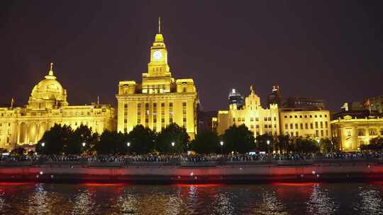 上海黄浦江看外滩夜景