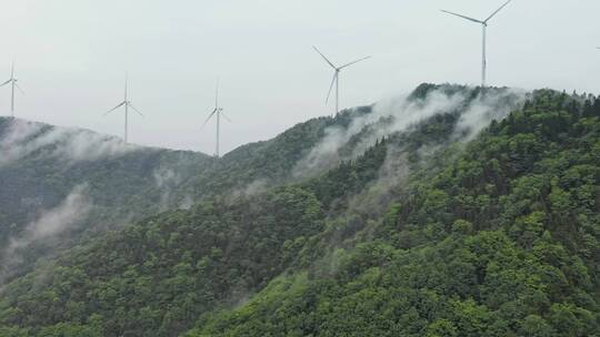 中国山区风力发电车新能源航拍视频