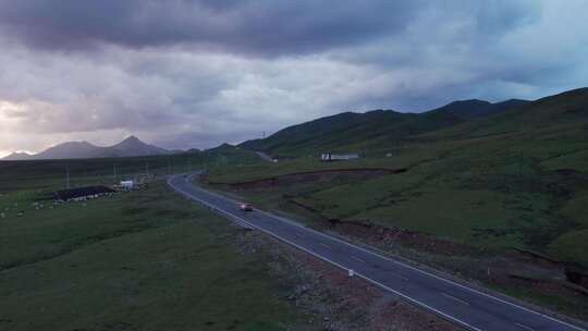 青海西宁拉脊山公路草原航拍