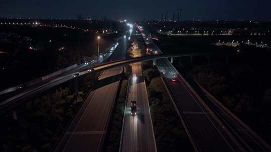 航拍上海绕城高速公路车流穿梭