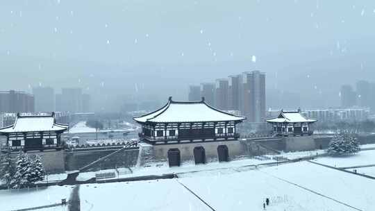 航拍洛阳定鼎门雪景