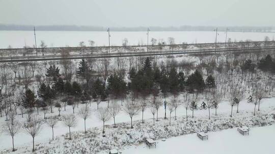 哈尔滨市航拍冬季自行车比赛