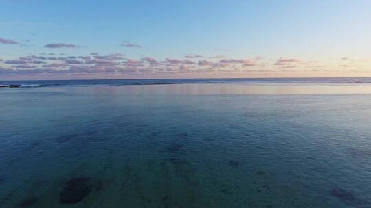 航拍大海海面海天一色