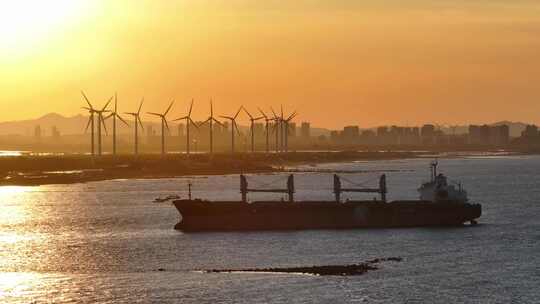 航拍威海荣成环海路布鲁威斯大船夕阳晚霞