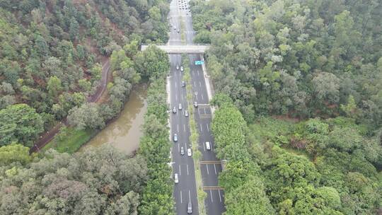 山林间公路航拍