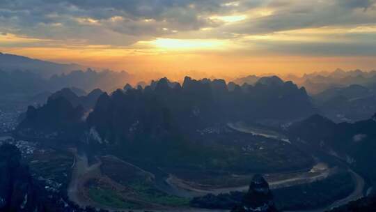 航拍桂林山水风光日出与喀斯特山峰延时