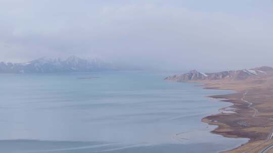 航拍青海果洛州冬格措纳湖风景视频素材模板下载