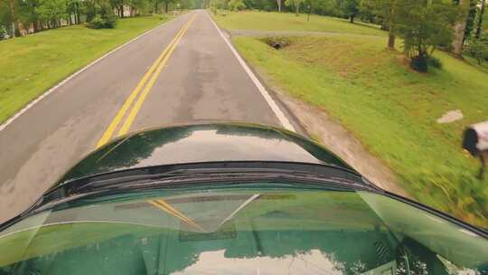 汽车穿越道路的延时视频