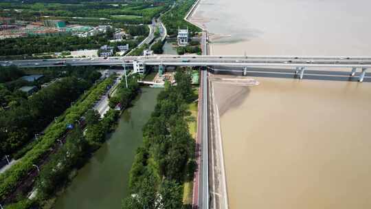 杭州钱塘江沿江边江东大桥车辆车流风景航拍视频素材模板下载