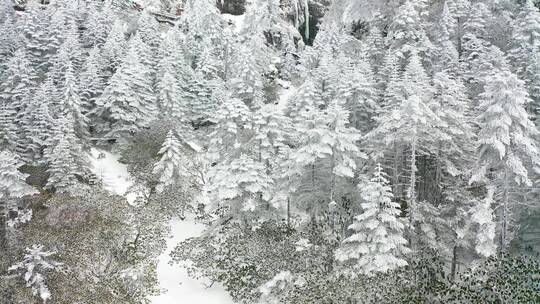 航拍雪山雪景