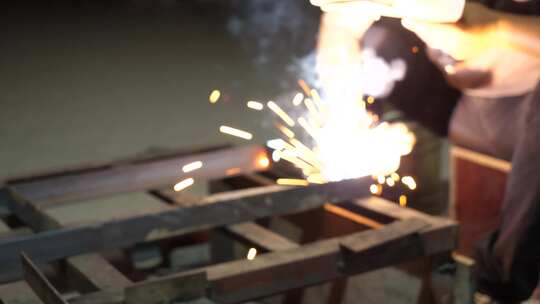 工地施工电焊消防建设视频素材模板下载