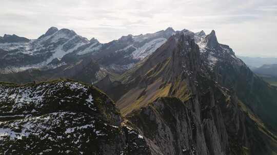 瑞士阿彭策尔山脉的航拍视频